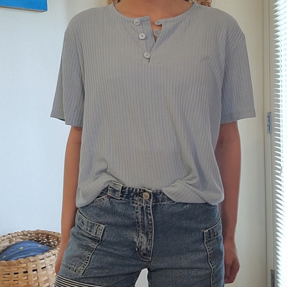 ◇Vintage baby blue 3 button top◇